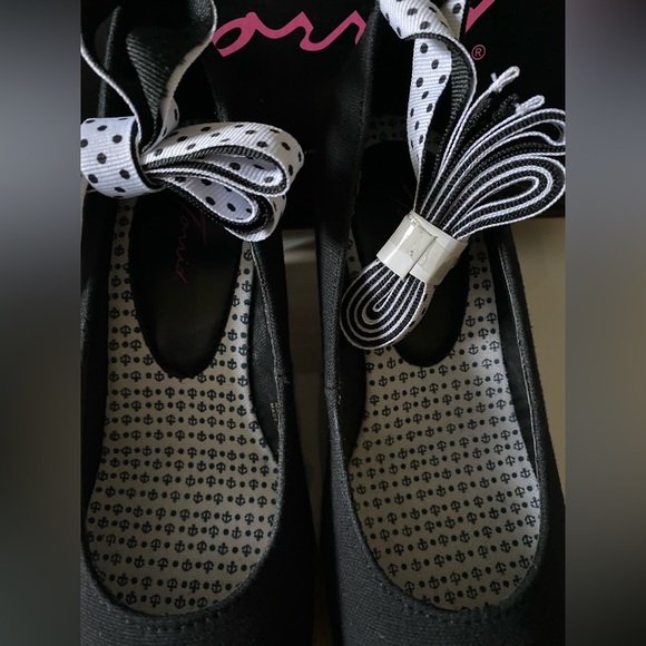 Torrid Lace-up Espadrille’s size 7 Black - Picture 5 of 16